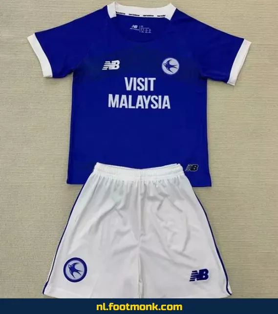 Cardiff City Thuisshirt Kinderen 2024-2025 – Blauw Voetbalshirt | Officieel, Personaliseerbaar | Koop Nu