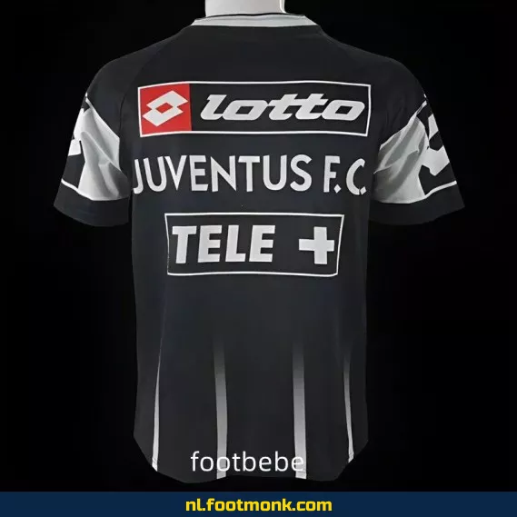 Retro Juventus voetbalshirt - Lotto trainingsshirt 2000-2001 | Vintage voetbalshirt kopen | Officieel voetbalshirt aanbieding