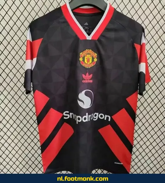 Manchester United Retro Voetbalshirt 2025-2026 - Zwart | Officieel Voetbaltenue | Heren & Dames | Fanwear Aanbieding