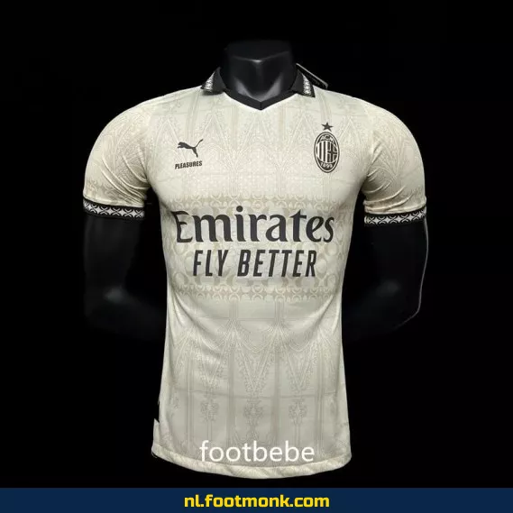 AC Milan x PLEASURES Voetbalshirt 2023-2024 Vierde Tenue – Wit | Officieel Voetbalshirt | Voetbalshirt Dames & Heren | Personaliseerbaar | Exclusieve Collectie