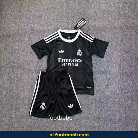 Real Madrid Retro Voetbalshirt Kinderen 2025-2026 - Zwart | Officieel Voetbalshirt | Fanwear Aanbieding