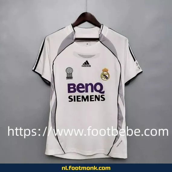 Origineel Real Madrid vintage voetbalshirt 2006-2007 thuistenue - retro voetbalshirt heren/dames - officieel voetbalshirt aanbieding